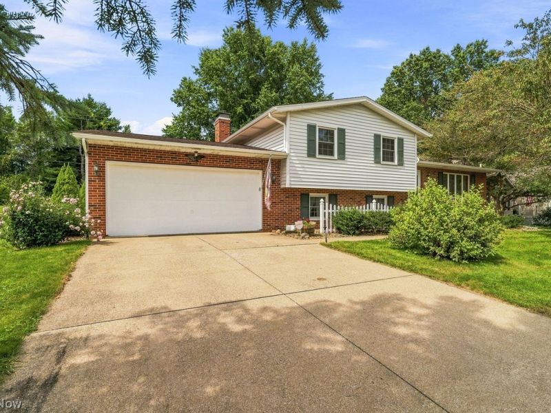 1401 Harvest Circle NE, Massillon, OH 44646 Photo 1