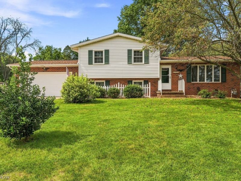 1401 Harvest Circle NE, Massillon, OH 44646 Photo 3