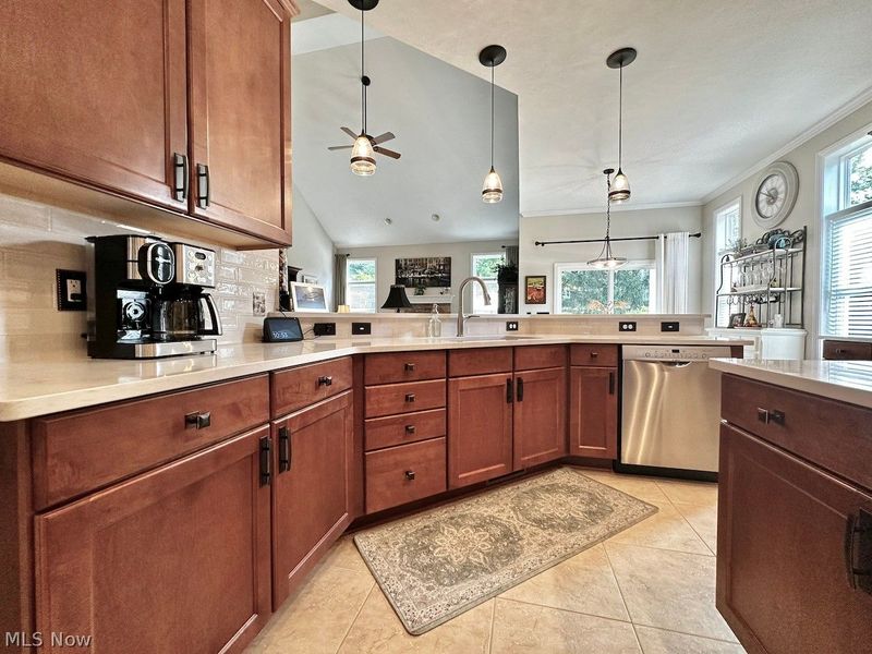 239 Prestwick Drive , Broadview Heights, OH 44147 Photo 8