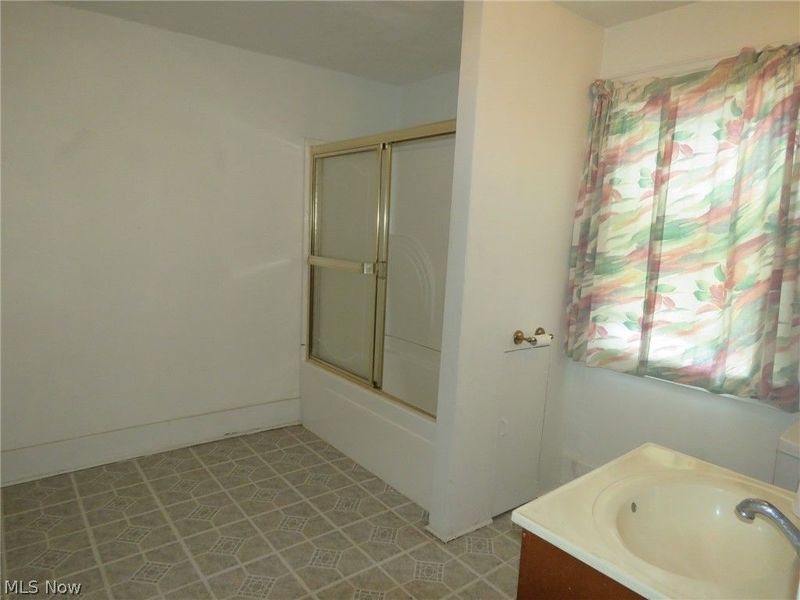 1768 E 33rd Street, Lorain, OH 44055 Photo 10