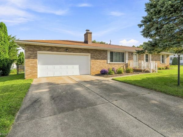 2015 Wittenberg Street , Louisville, OH 44641