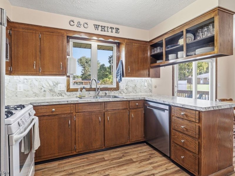 2015 Wittenberg Street, Louisville, OH 44641 Photo 11