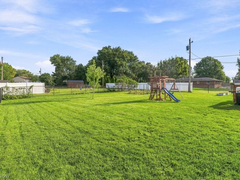 2015 Wittenberg Street, Louisville, OH 44641 Photo 25