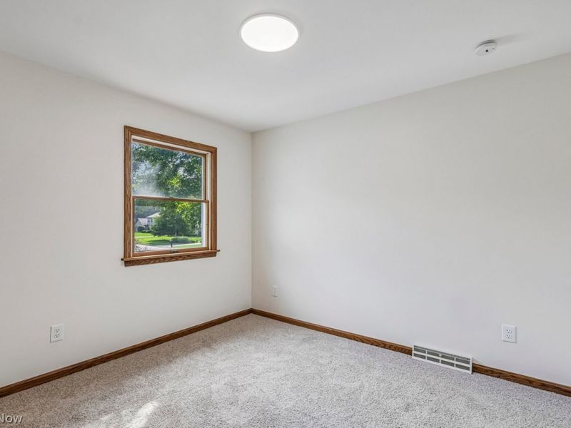 8625 Four Seasons Trail, Poland, OH 44514 Photo 24