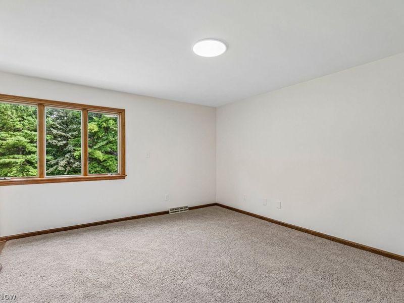 8625 Four Seasons Trail, Poland, OH 44514 Photo 27