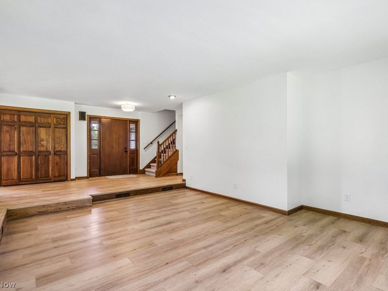 8625 Four Seasons Trail, Poland, OH 44514 Photo 4