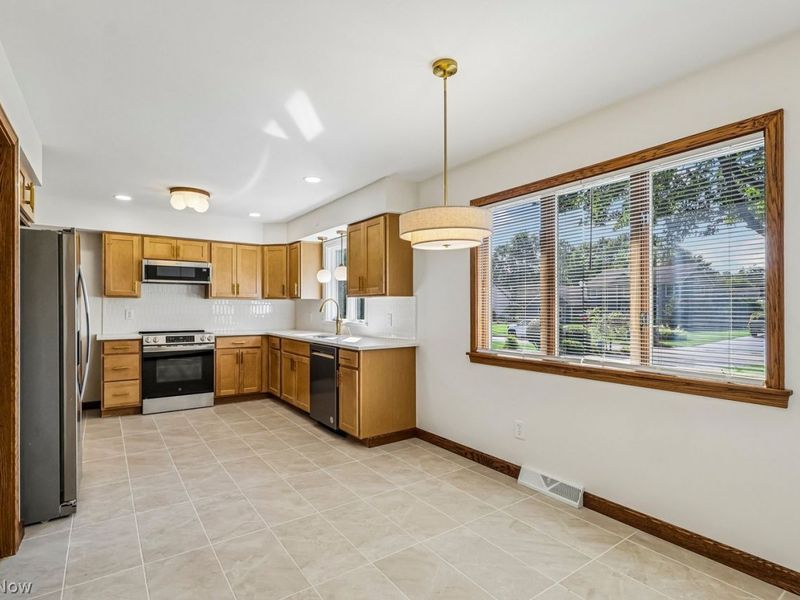 8625 Four Seasons Trail, Poland, OH 44514 Photo 8