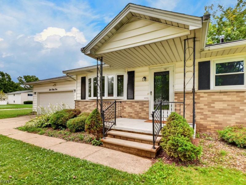 834 Columbia Drive , Amherst, OH 44001 Photo 3
