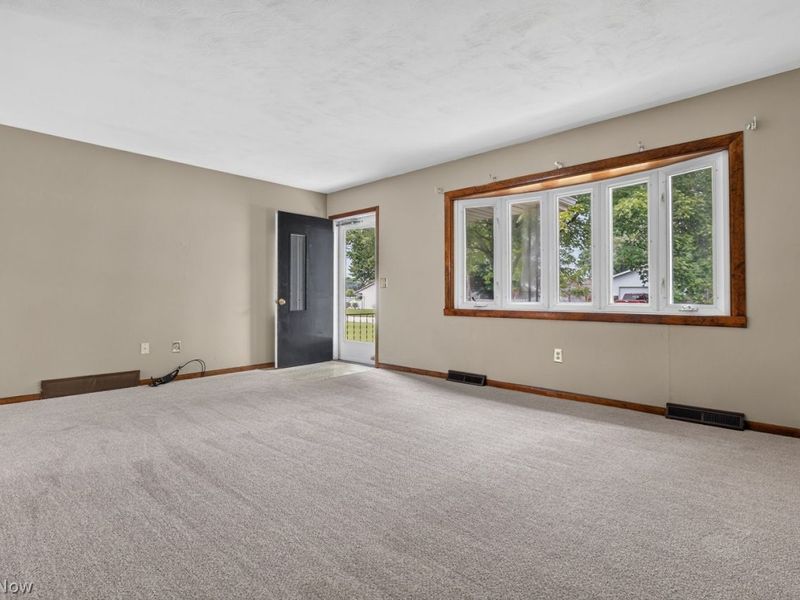 834 Columbia Drive , Amherst, OH 44001 Photo 4