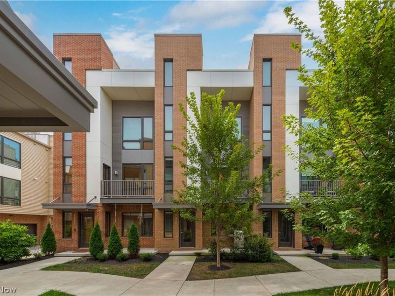 7308 Park Place Court, Cleveland, OH 44102 Photo 2