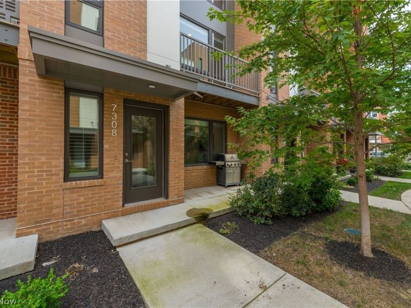 7308 Park Place Court, Cleveland, OH 44102 Photo 3