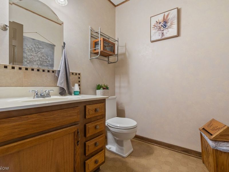 8825 Blitzen Road NW, North Canton, OH 44720 Photo 10