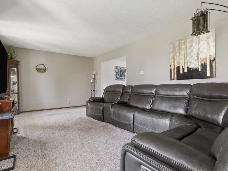 8825 Blitzen Road NW, North Canton, OH 44720 Photo 12
