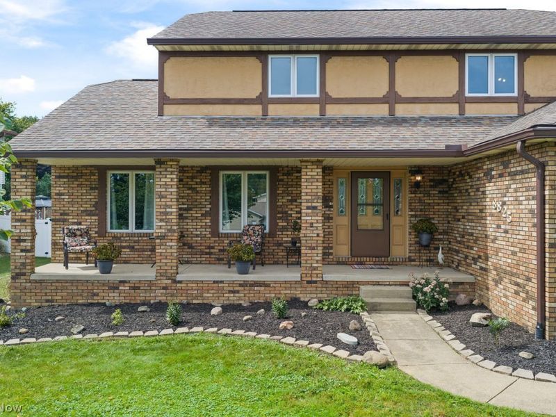 8825 Blitzen Road NW, North Canton, OH 44720 Photo 4