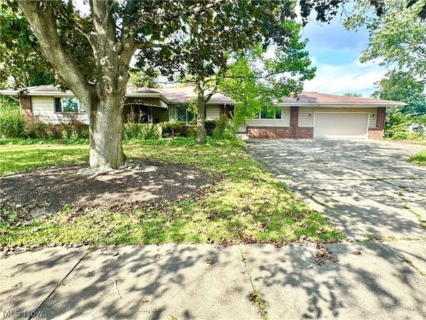2147 Sarkies Drive , Warren, OH 44483