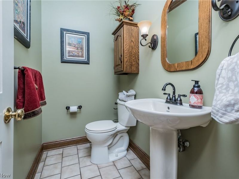 5636 Gray Fox Drive NW, Canton, OH 44718 Photo 18