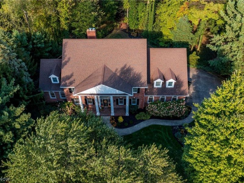5636 Gray Fox Drive NW, Canton, OH 44718 Photo 2