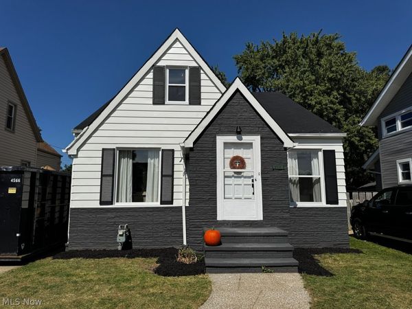 6814 Dartworth Drive , Parma, OH 44129