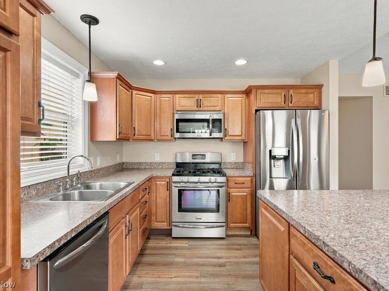 950 Cabot Drive , Canal Fulton, OH 44614 Photo 10