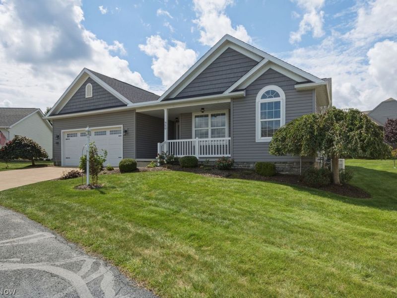 950 Cabot Drive , Canal Fulton, OH 44614 Photo 2