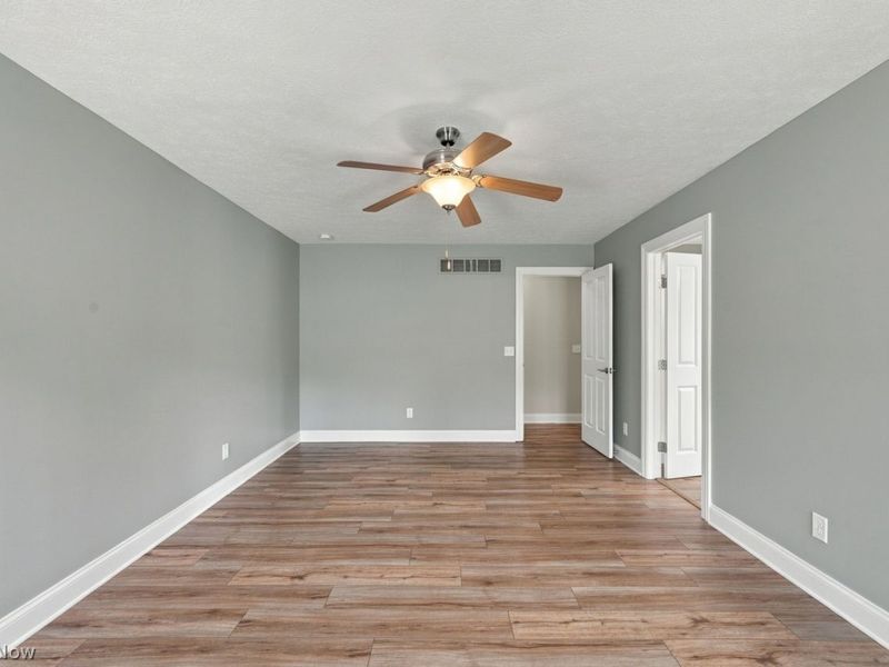 950 Cabot Drive , Canal Fulton, OH 44614 Photo 20