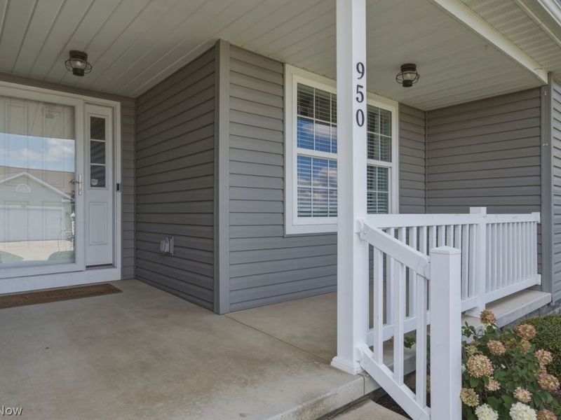 950 Cabot Drive , Canal Fulton, OH 44614 Photo 3