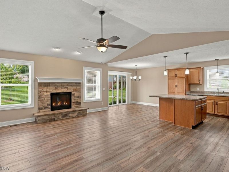 950 Cabot Drive , Canal Fulton, OH 44614 Photo 4
