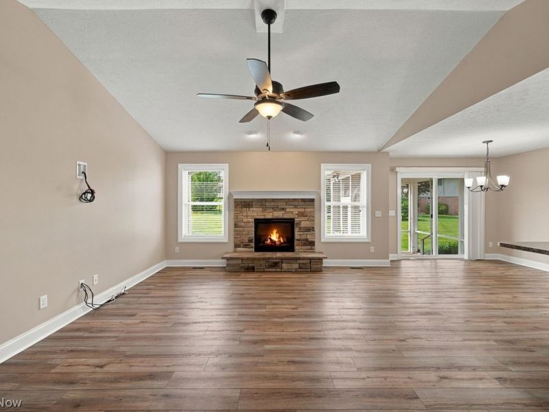 950 Cabot Drive , Canal Fulton, OH 44614 Photo 5