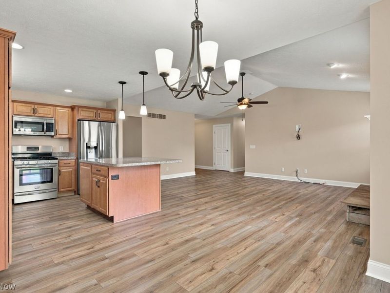 950 Cabot Drive , Canal Fulton, OH 44614 Photo 6