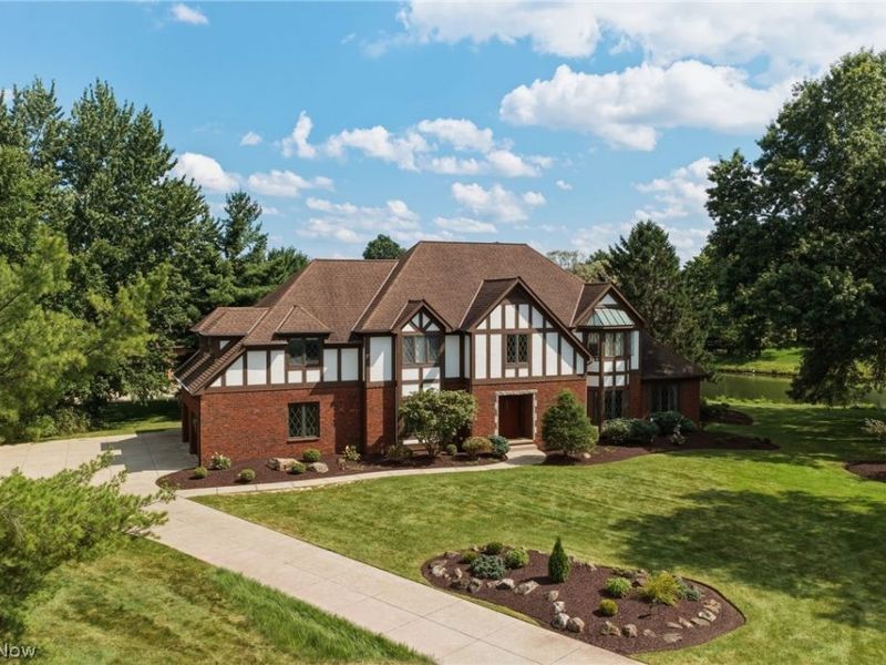 2355 Canterbury Court , Hudson, OH 44236 Photo 1