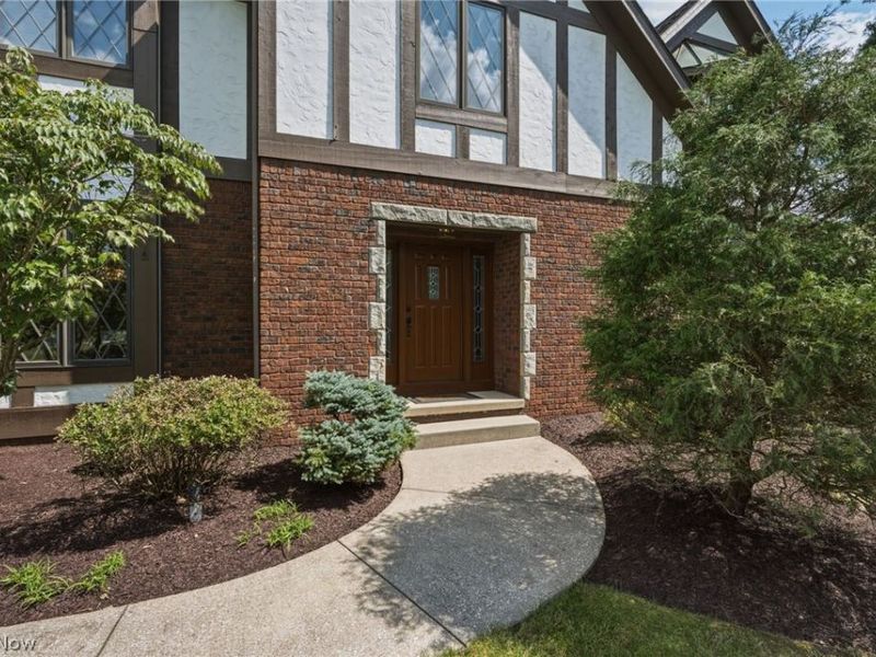 2355 Canterbury Court , Hudson, OH 44236 Photo 2