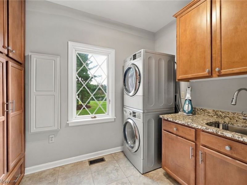 2355 Canterbury Court , Hudson, OH 44236 Photo 21