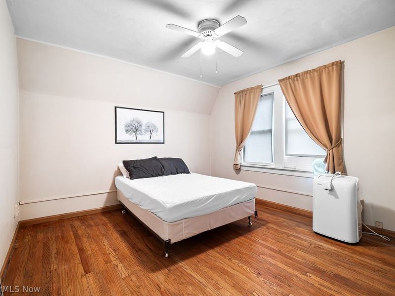 4010 Rosemond Road, Cleveland, OH 44121 Photo 12