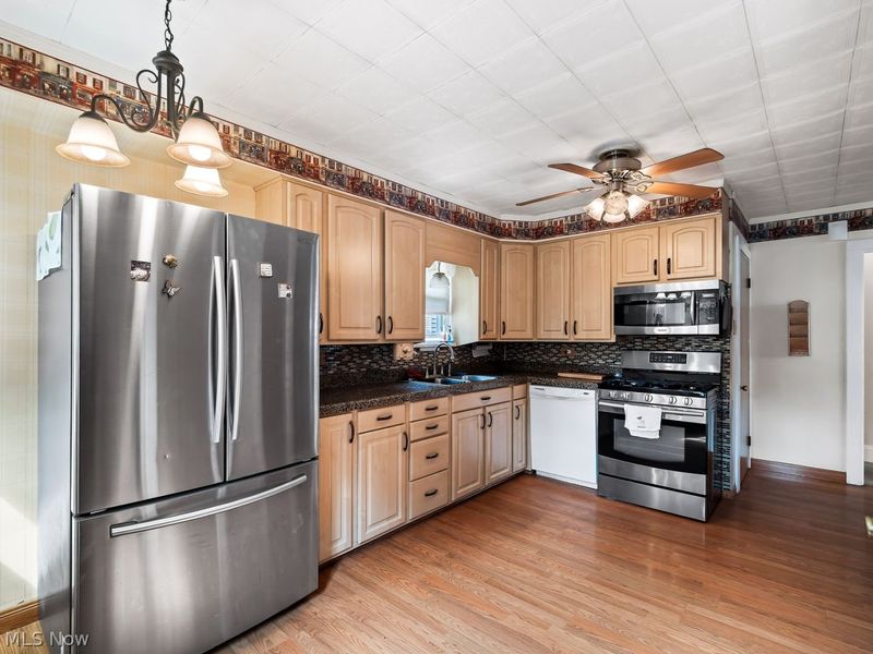4010 Rosemond Road, Cleveland, OH 44121 Photo 9