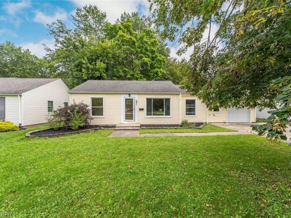 5967 Fitch Road , North Olmsted, OH 44070