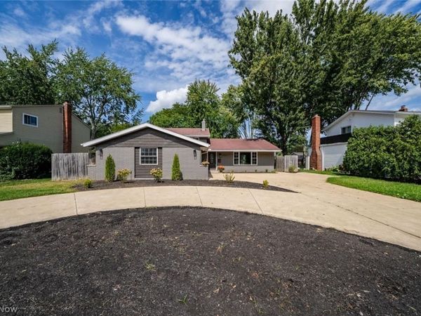 26910 Sudbury Drive , North Olmsted, OH 44070