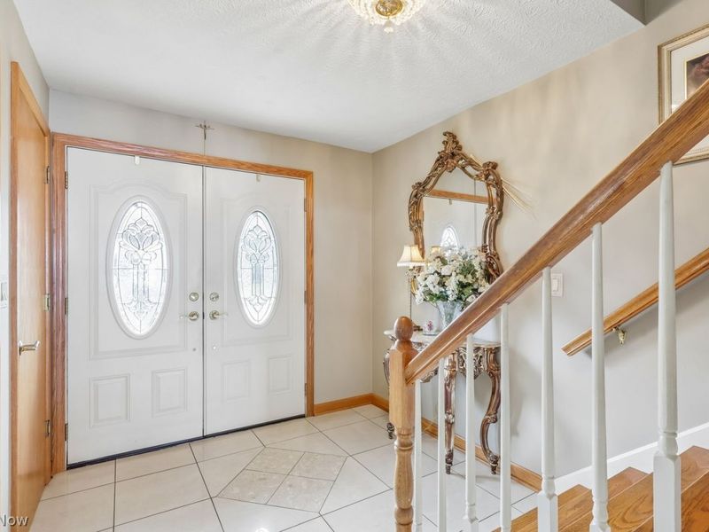 6723 Appleridge Circle, Boardman, OH 44512 Photo 2