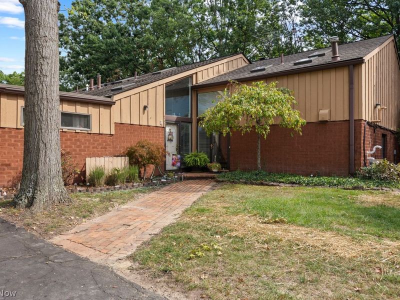 4723 Greenbriar Lane, Lorain, OH 44053 Photo 1