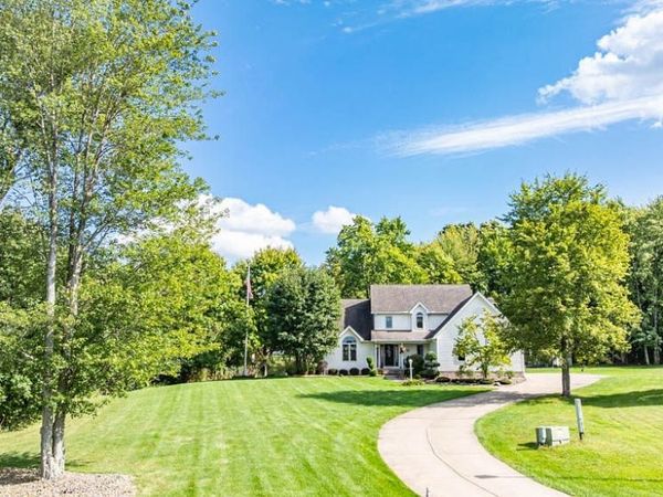 5905 Caymen Court , Canfield, OH 44406