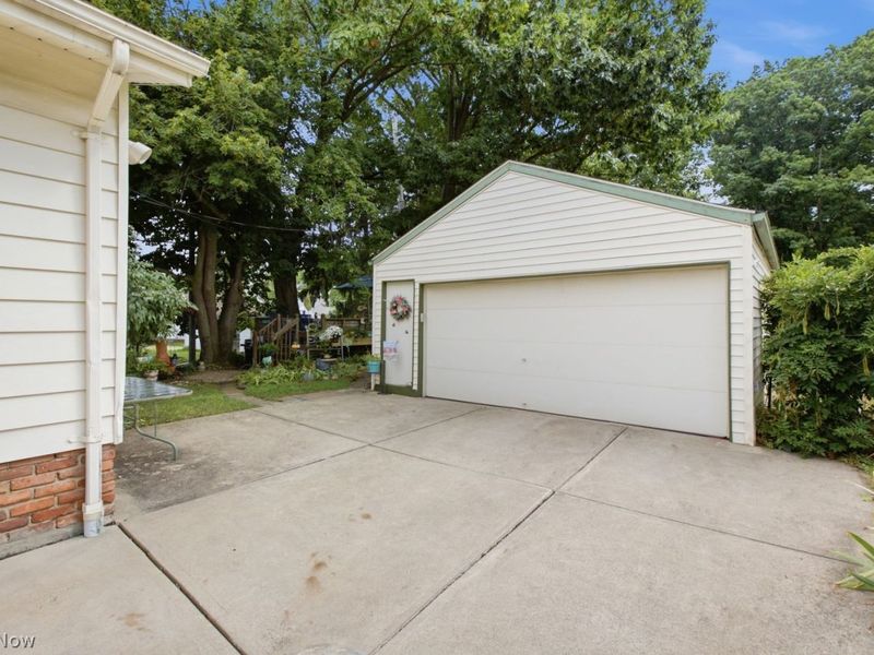 1347 Francis Court, South Euclid, OH 44121 Photo 2
