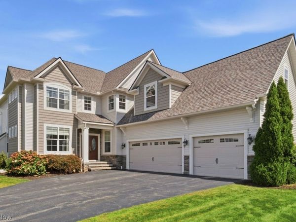 17581 Gates Landing Drive , Chagrin Falls, OH 44023