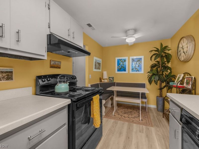2021 King James Park, Unit 115, Westlake, OH 44145 Photo 17