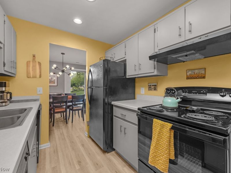 2021 King James Park, Unit 115, Westlake, OH 44145 Photo 19