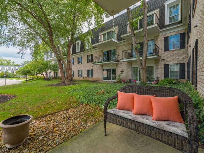 2021 King James Park, Unit 115, Westlake, OH 44145 Photo 35