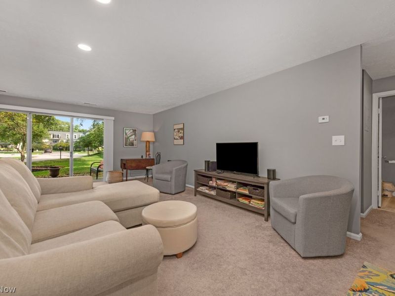 2021 King James Park, Unit 115, Westlake, OH 44145 Photo 6