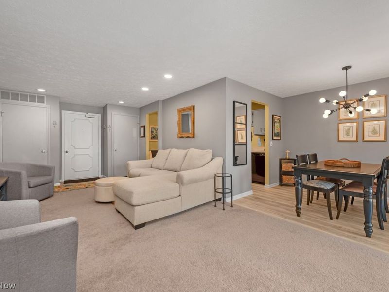 2021 King James Park, Unit 115, Westlake, OH 44145 Photo 9