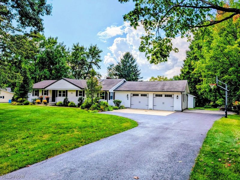 17826 Kingswood Drive, Chagrin Falls, OH 44023 Photo 1