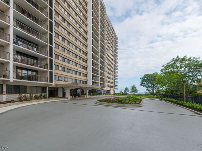 12550 Lake Avenue, Unit 1510, Lakewood, OH 44107 Photo 2