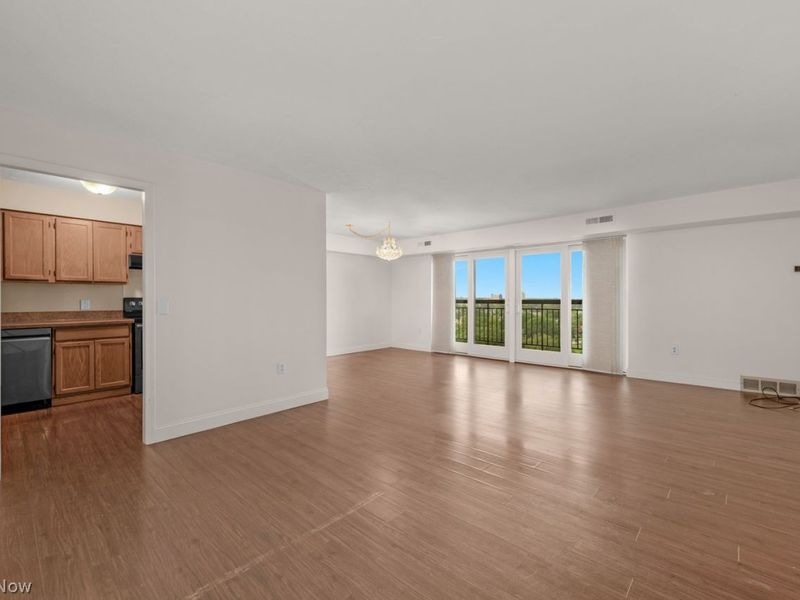 12550 Lake Avenue, Unit 1510, Lakewood, OH 44107 Photo 9