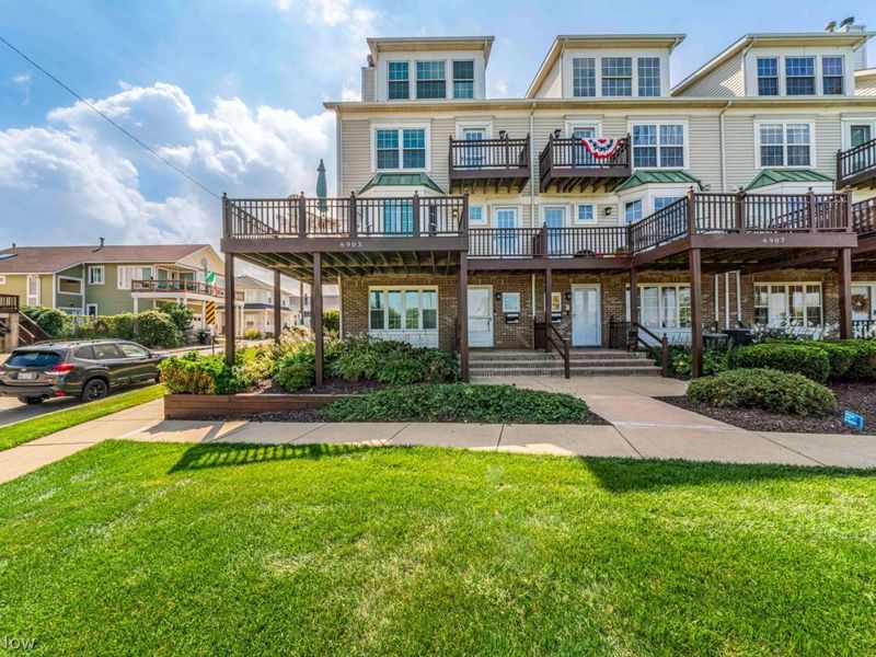 6903 Father Caruso Drive , Unit 10, Cleveland, OH 44102 Photo 4